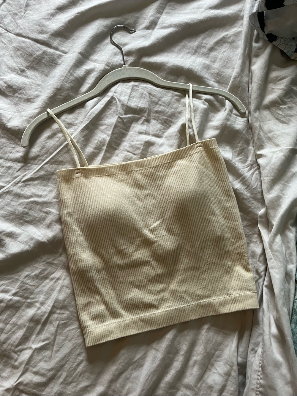 Source Unknown Cream Ribbed Spaghetti Strap Camisole